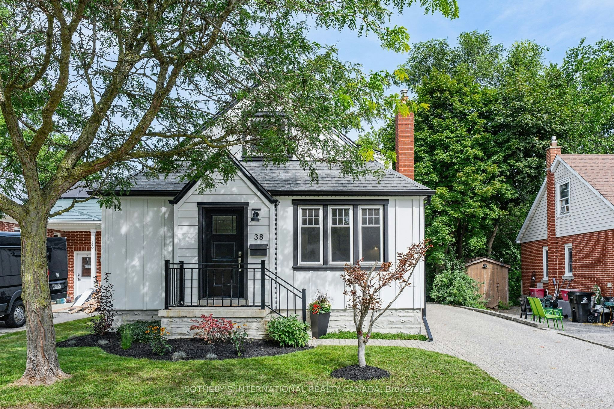 38 Roslin Avenue S, Waterloo, ON, N2L 2P8