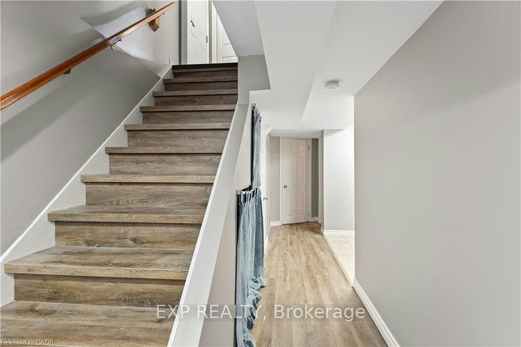 432B Dunvegan Drive, Waterloo, ON, N2K 2C7 - 16