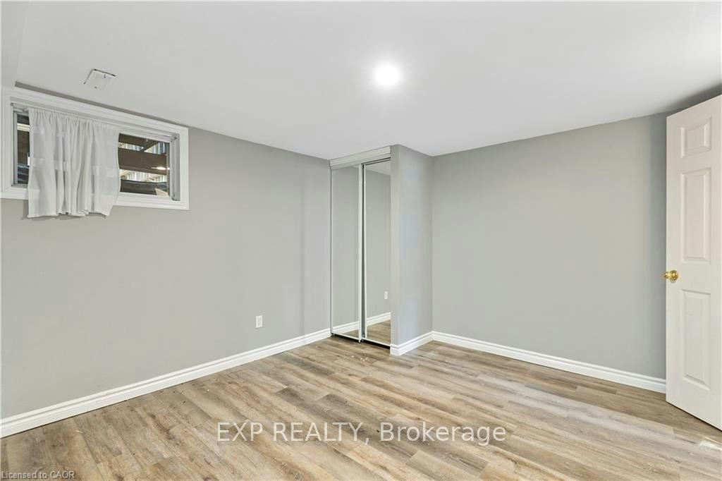 432B Dunvegan Drive, Waterloo, ON, N2K 2C7 - 18