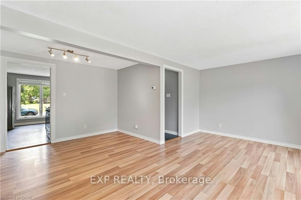 432B Dunvegan Drive, Waterloo, ON, N2K 2C7 - 8