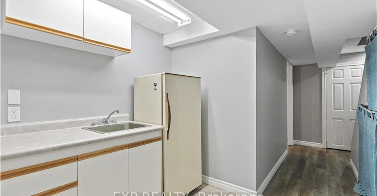 432B Dunvegan Drive, Waterloo, ON, N2K 2C7 - 17