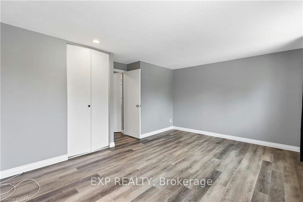 432B Dunvegan Drive, Waterloo, ON, N2K 2C7 - 13