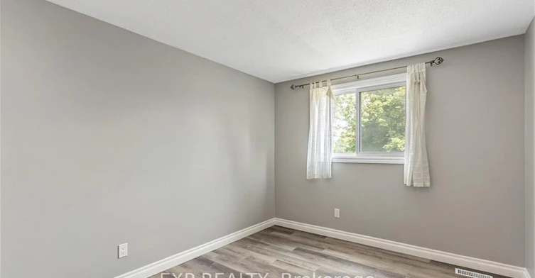 432B Dunvegan Drive, Waterloo, ON, N2K 2C7 - 11