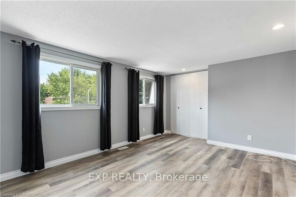 432B Dunvegan Drive, Waterloo, ON, N2K 2C7 - 12