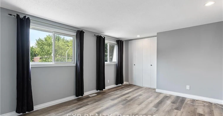 432B Dunvegan Drive, Waterloo, ON, N2K 2C7 - 12