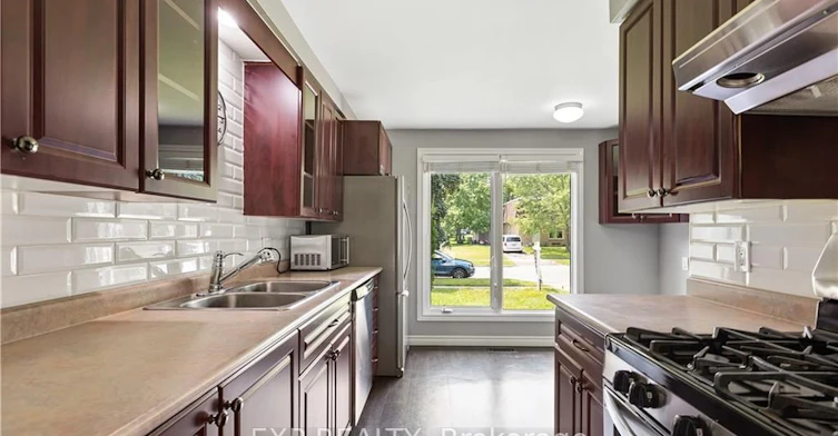 432B Dunvegan Drive, Waterloo, ON, N2K 2C7 - 5