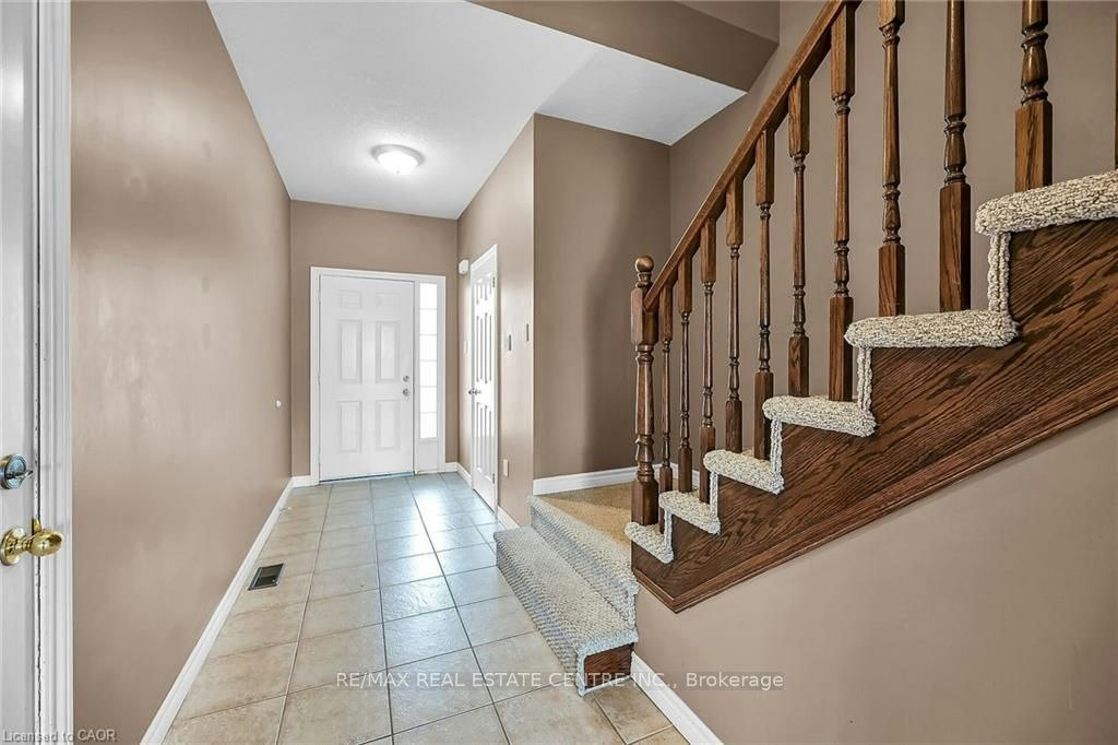 301 Southbrook Drive, Hamilton, ON, L0R 1C0 - 5