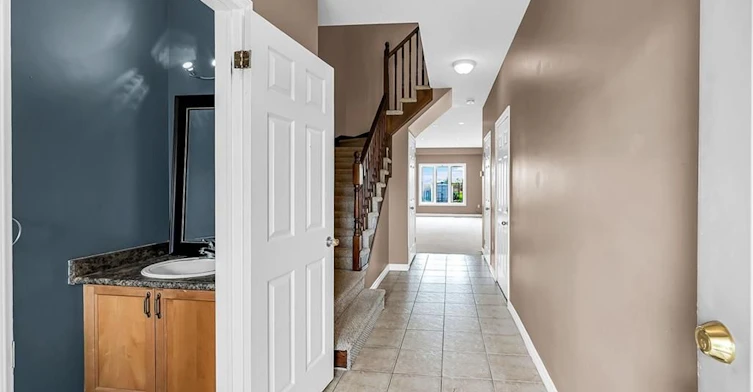 301 Southbrook Drive, Hamilton, ON, L0R 1C0 - 4