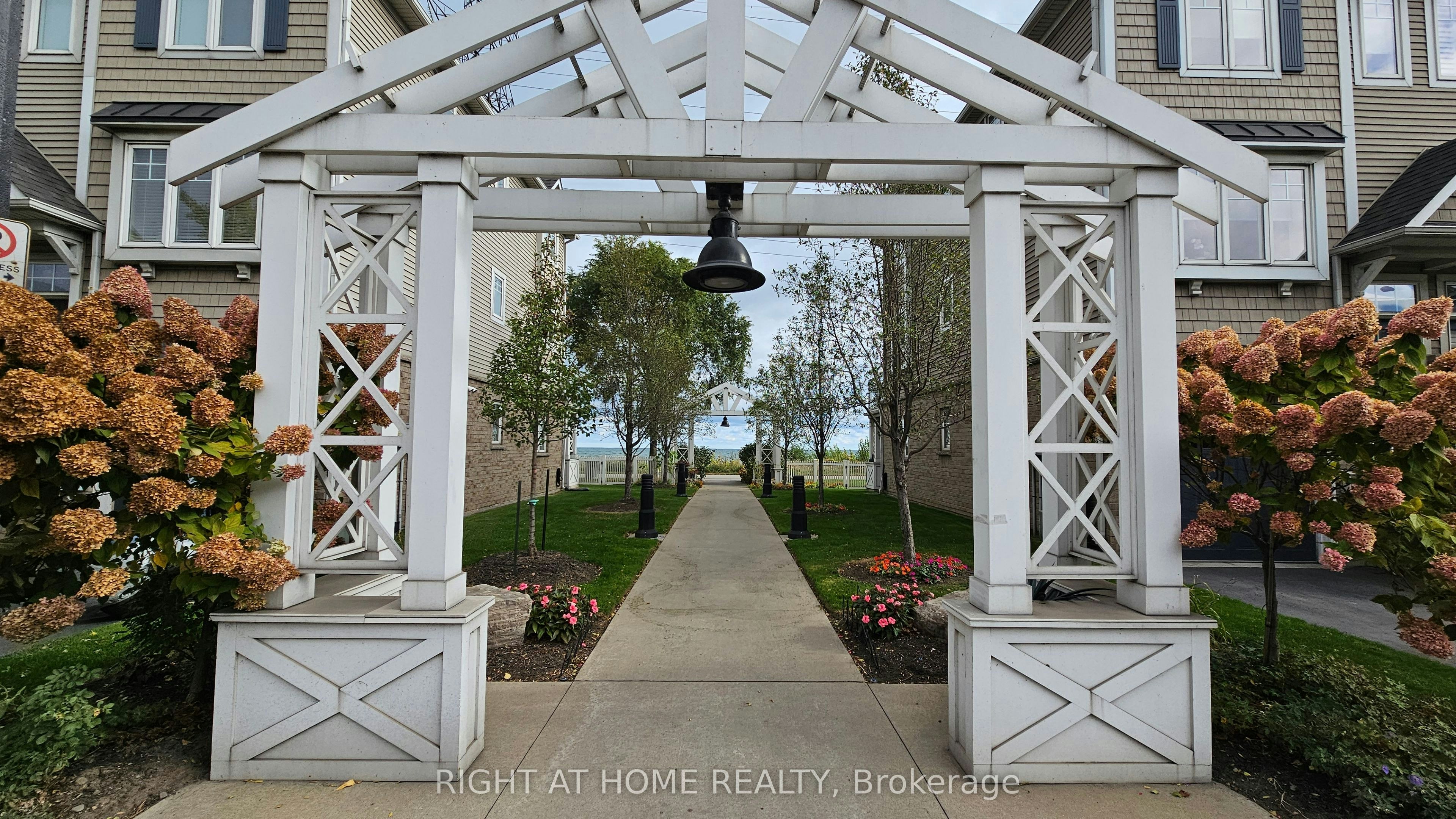 40-337 Beach Boulevard, Hamilton, ON, L8H 6W4 - 3