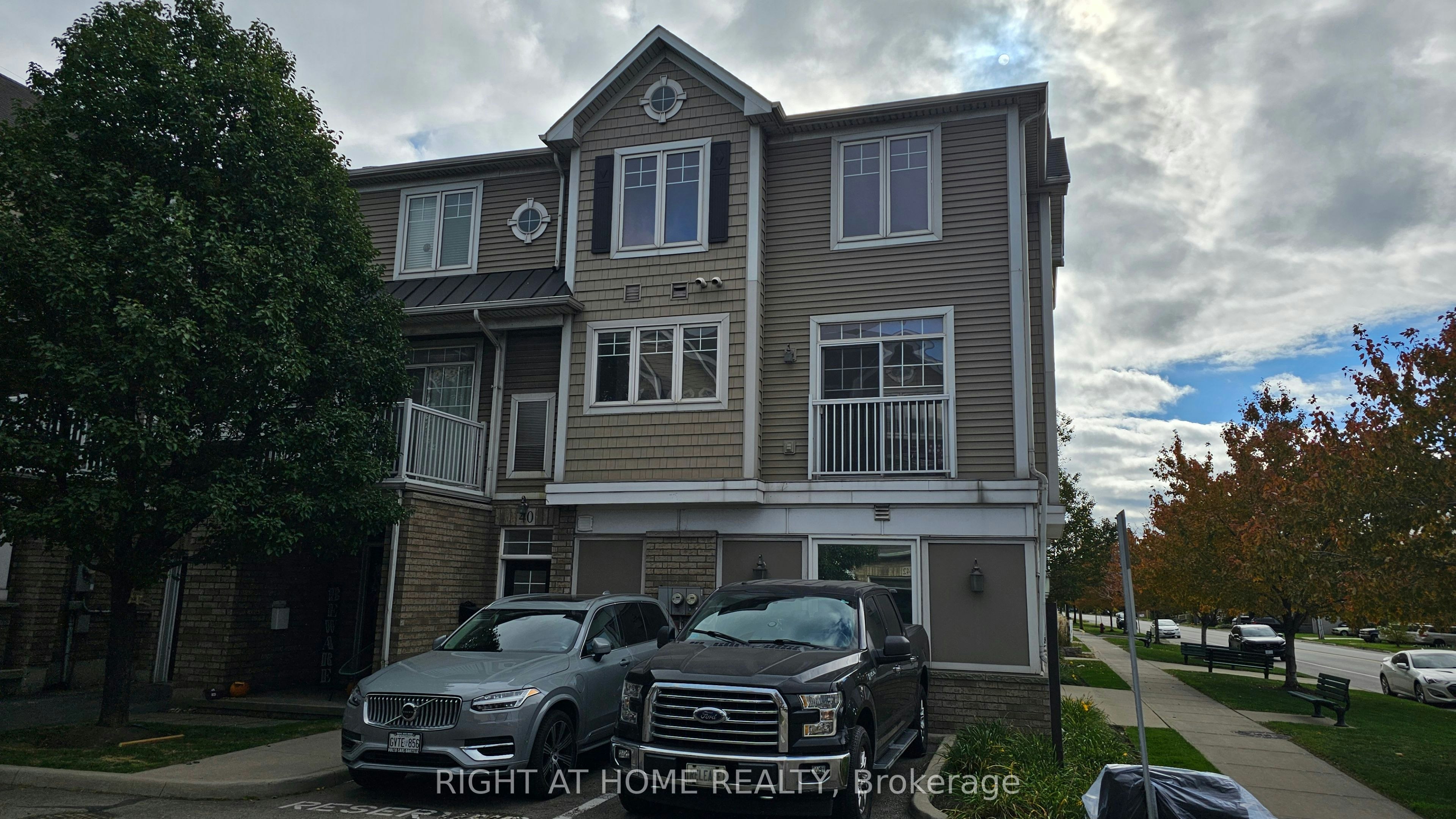40-337 Beach Boulevard, Hamilton, ON, L8H 6W4 - 2