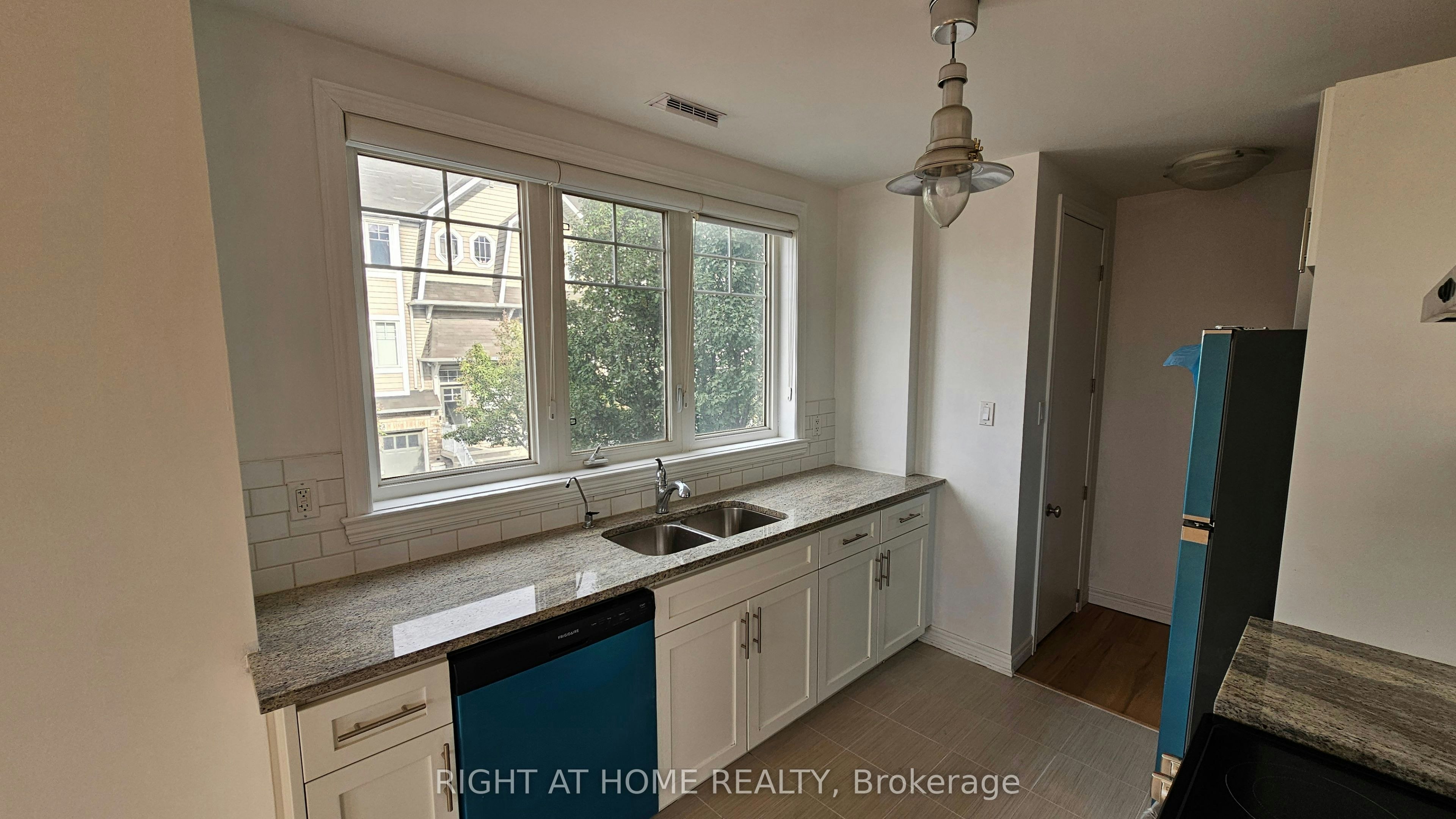 40-337 Beach Boulevard, Hamilton, ON, L8H 6W4 - 12