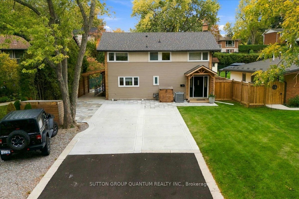 18 Pleasant Avenue, Hamilton, ON, L9H 3S7