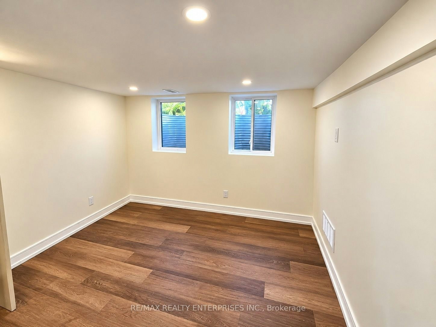 Lower-60 Royal Manor Drive, St. Catharines, ON, L2M 4L6 - 3
