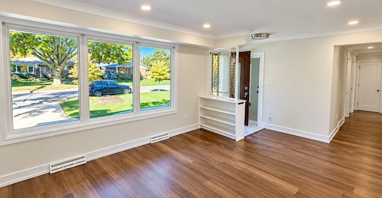 MAIN-60 Royal Manor Drive, St. Catharines, ON, L2M 4L6 - 2