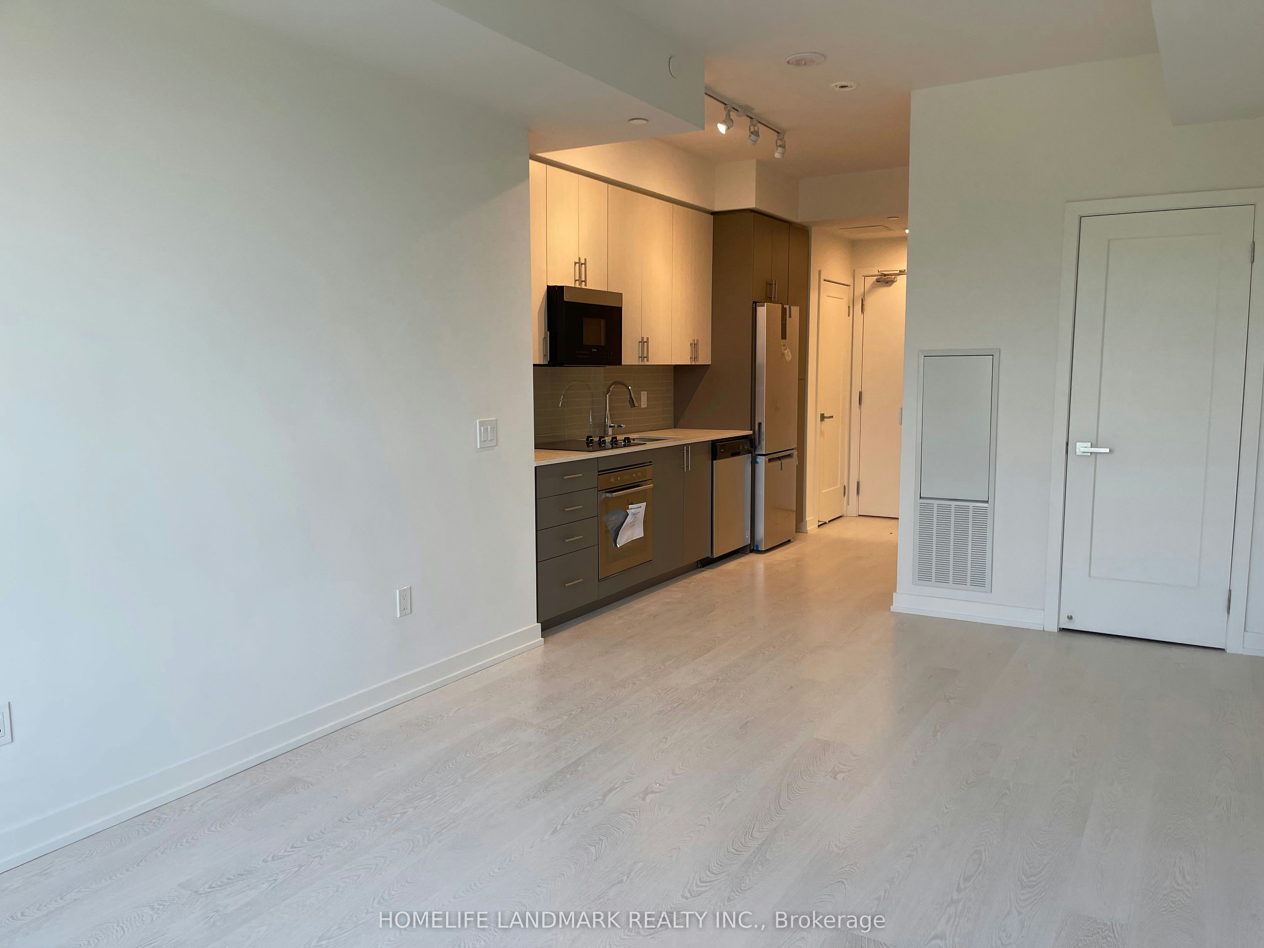 617-415 Main Street W, Hamilton, ON, L8P 1K5 - 4