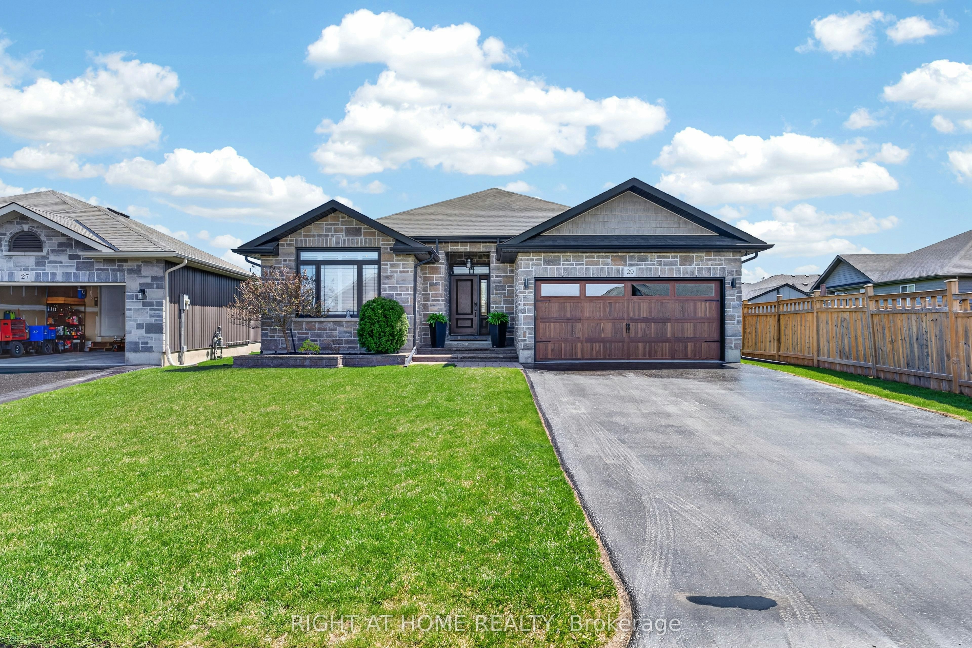 29 Woodburn Drive, Quinte West, ON, K8V 0E1