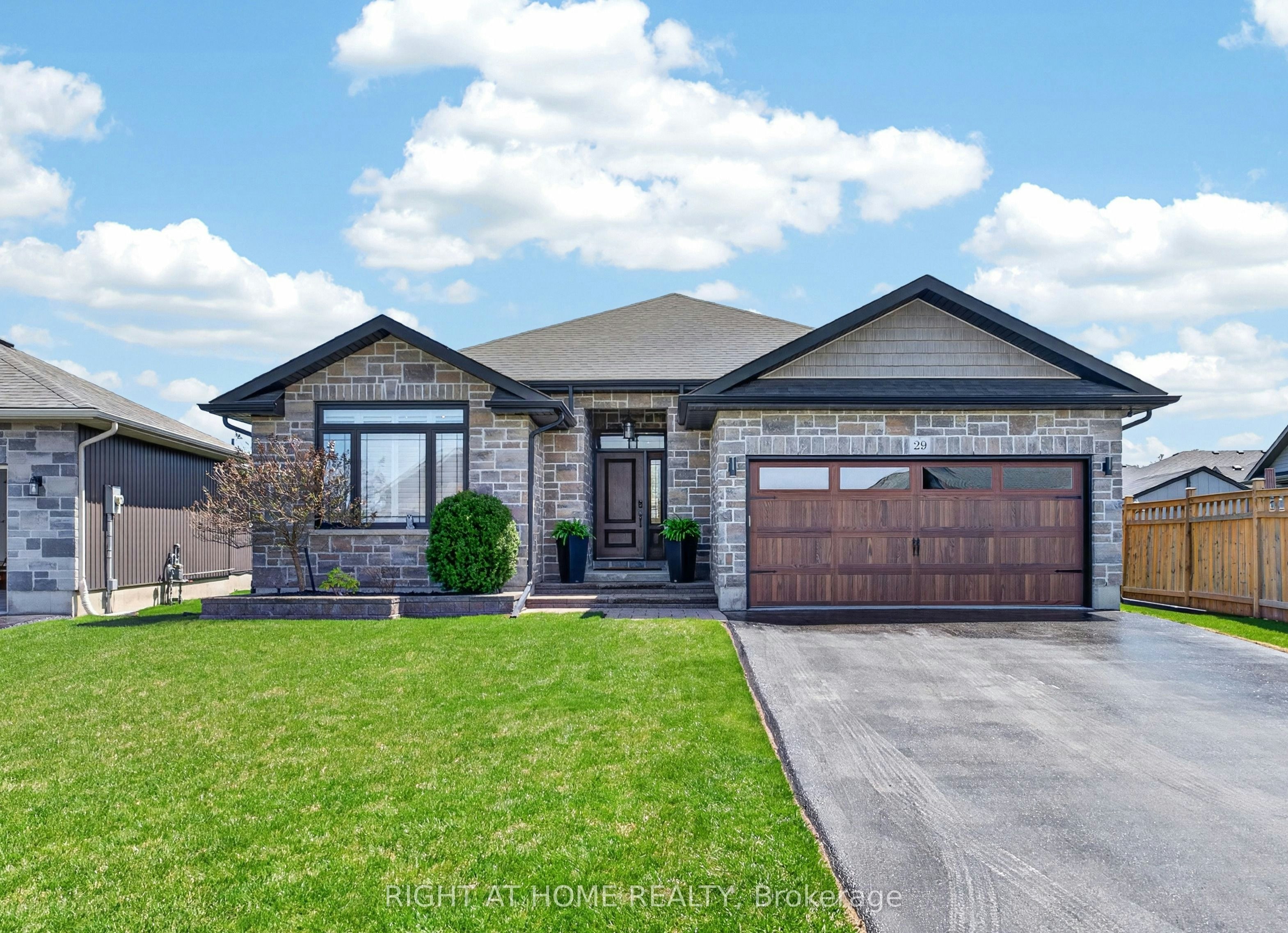 29 Woodburn Drive, Quinte West, ON, K8V 0E1
