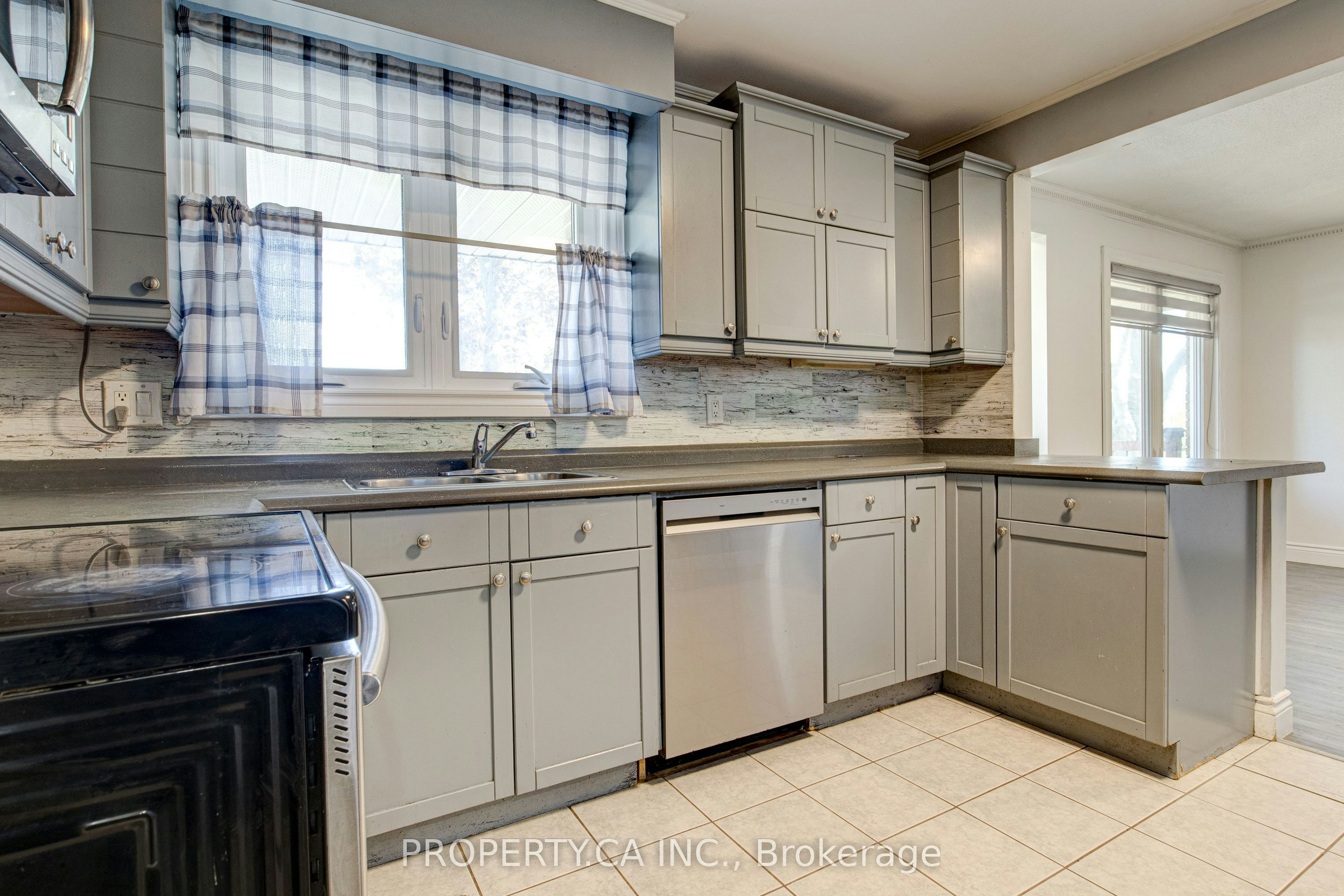 71 Highpark Avenue, Kitchener, ON, N2C 2C3 - 9