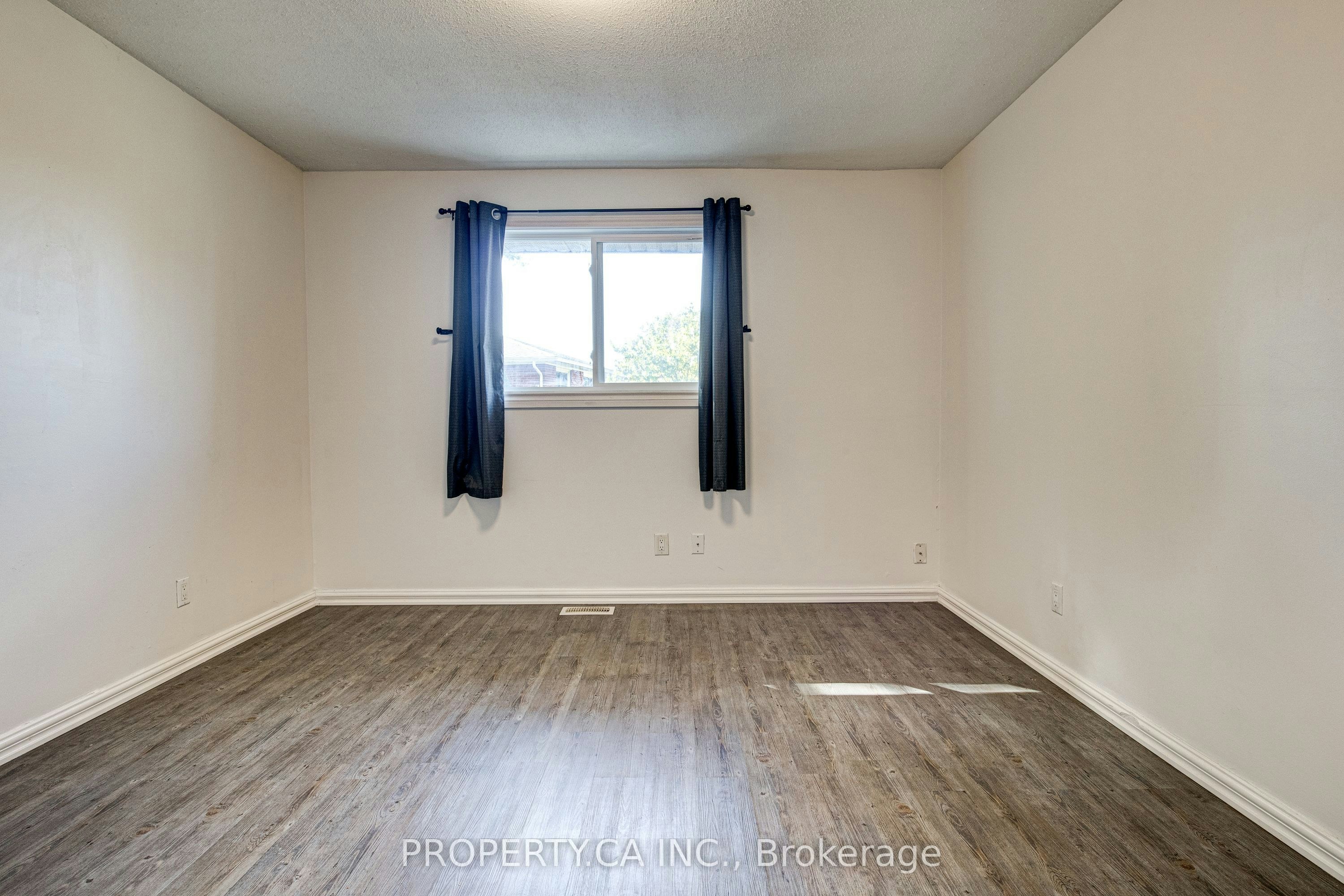 71 Highpark Avenue, Kitchener, ON, N2C 2C3 - 23