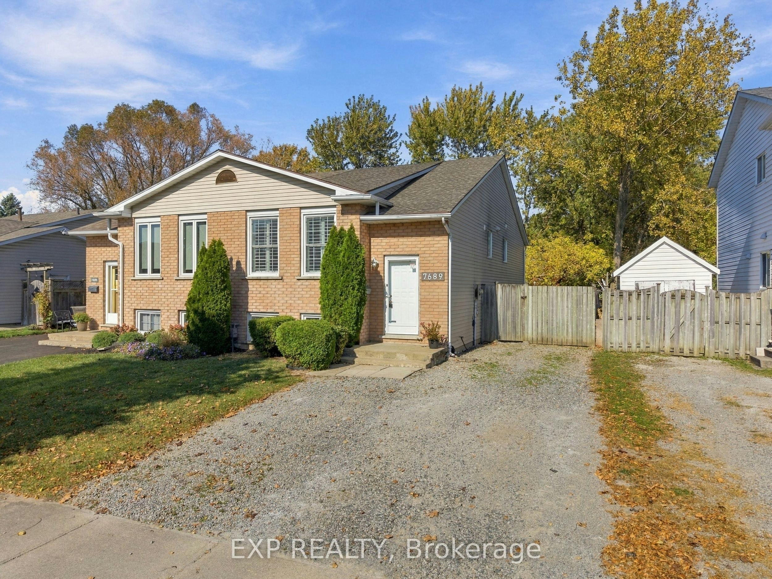 7689 Trackview Street, Niagara Falls, ON, L2H 2Z6