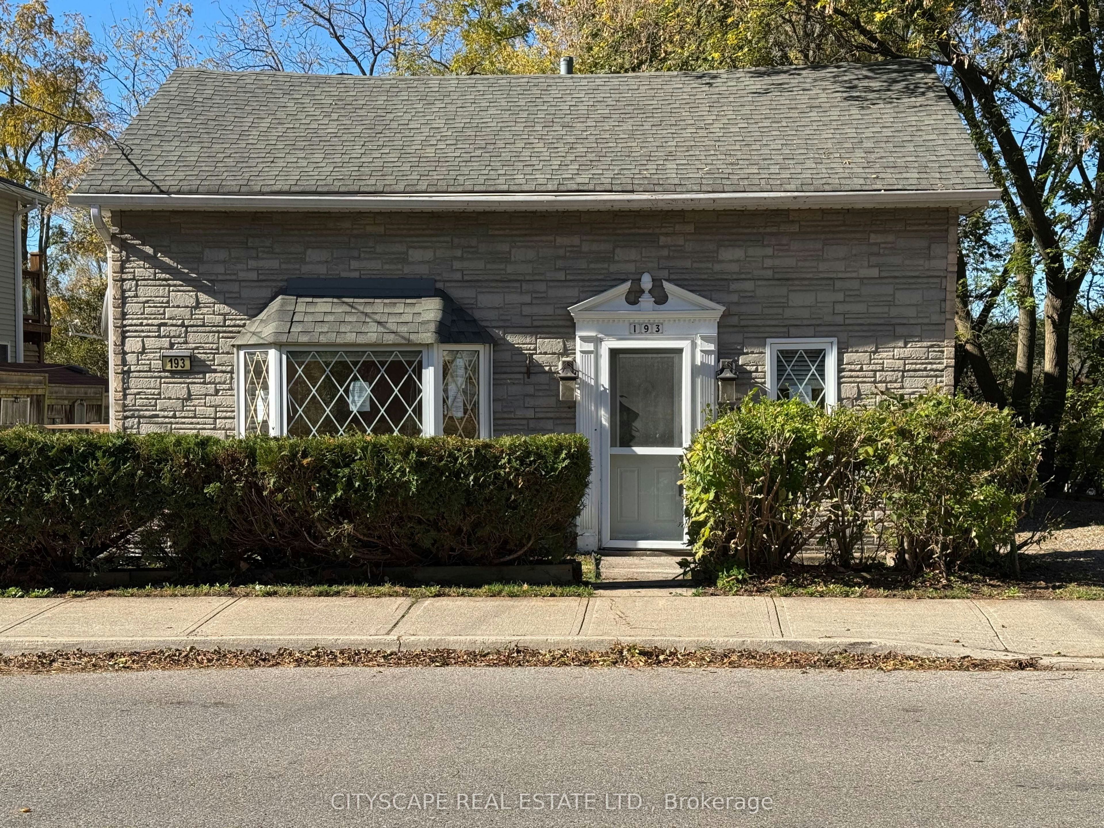 193 Queen Street E, Cambridge, ON, N3C 2B3