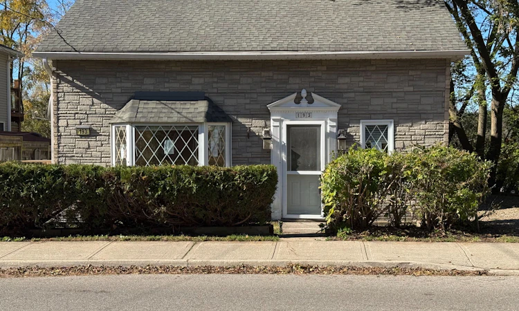 193 Queen Street E