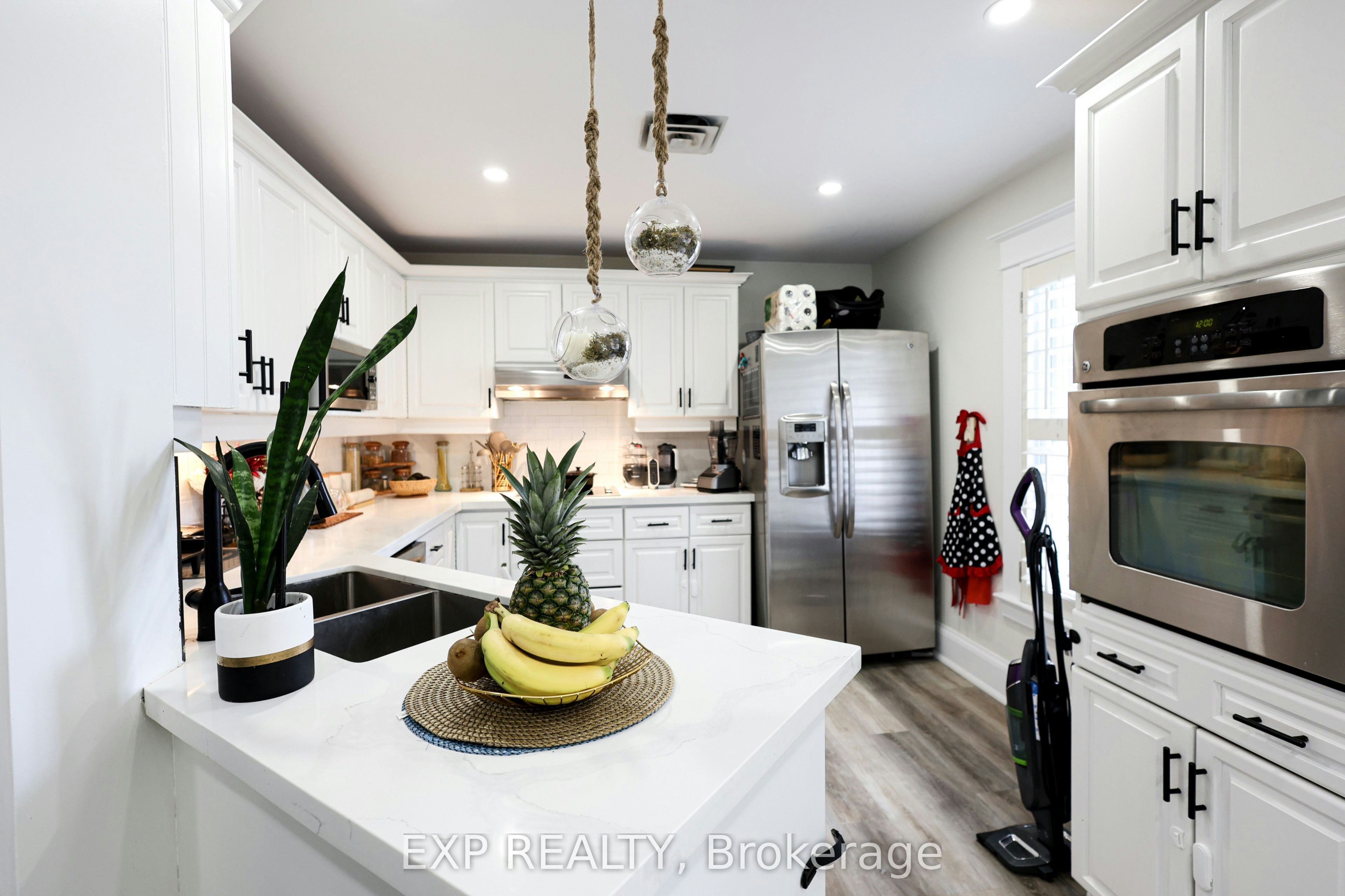 Upper-111 Balsam Avenue S, Hamilton, ON, L8M 3B4 - 11