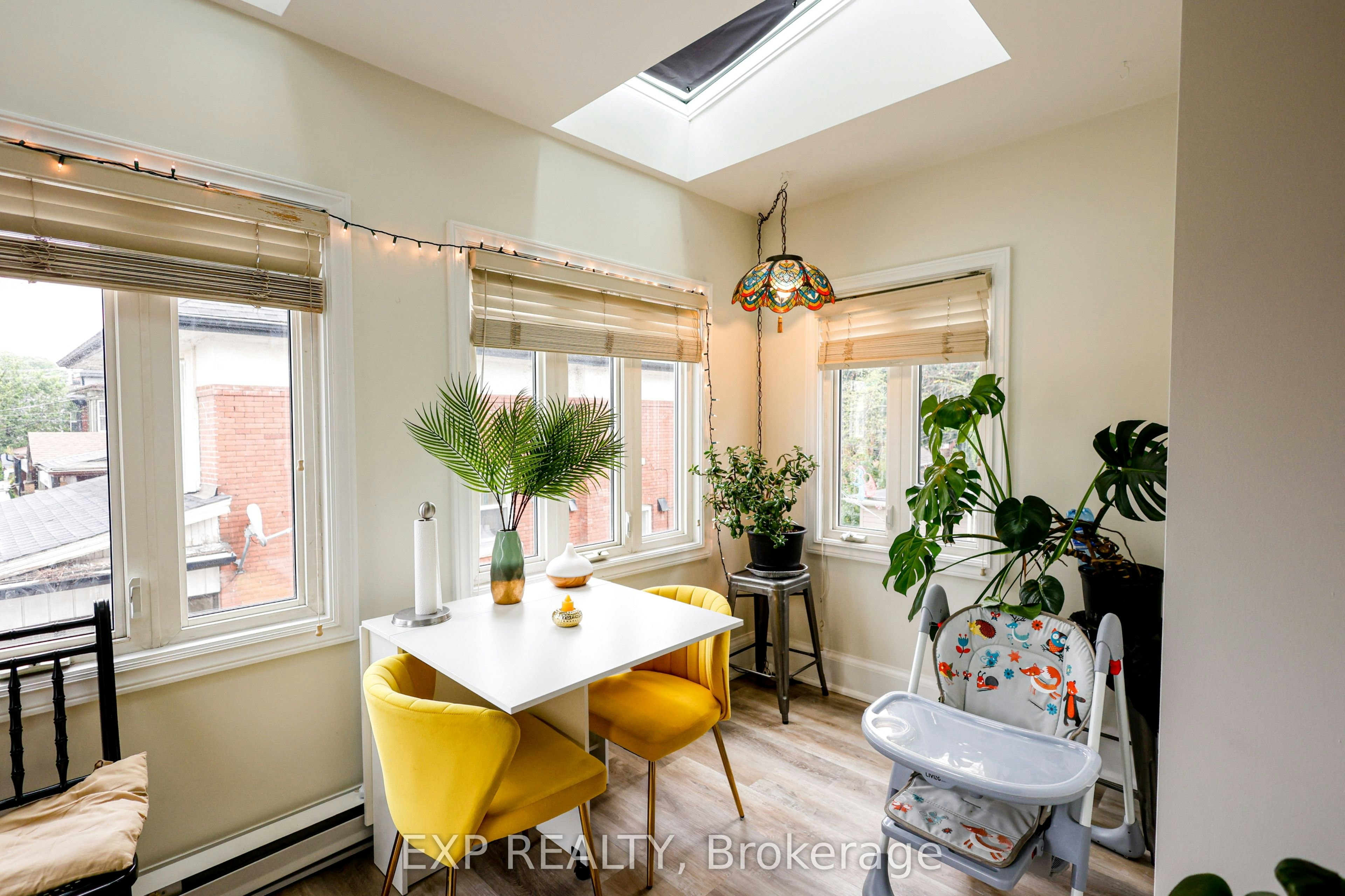 Upper-111 Balsam Avenue S, Hamilton, ON, L8M 3B4 - 2