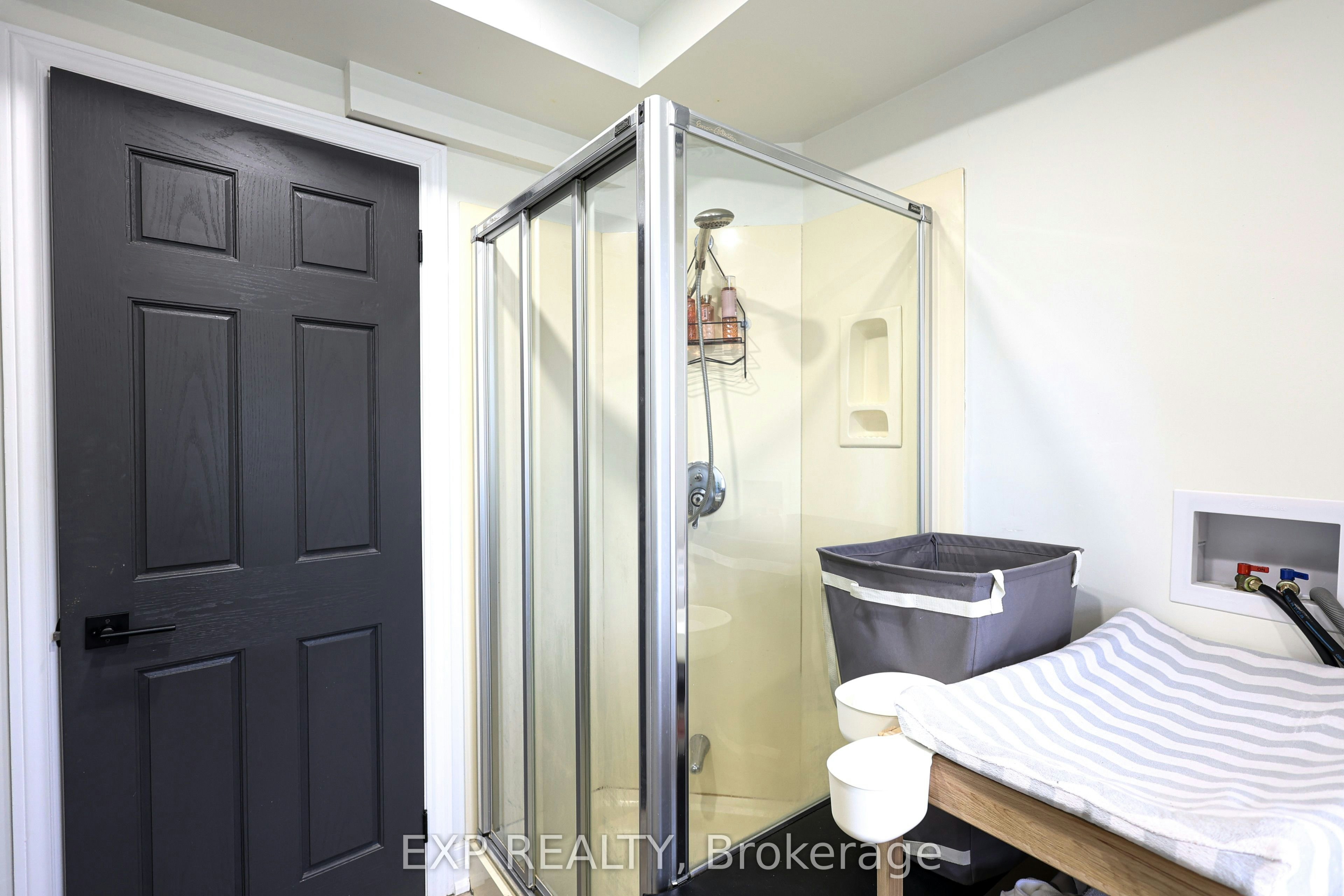 Upper-111 Balsam Avenue S, Hamilton, ON, L8M 3B4 - 6