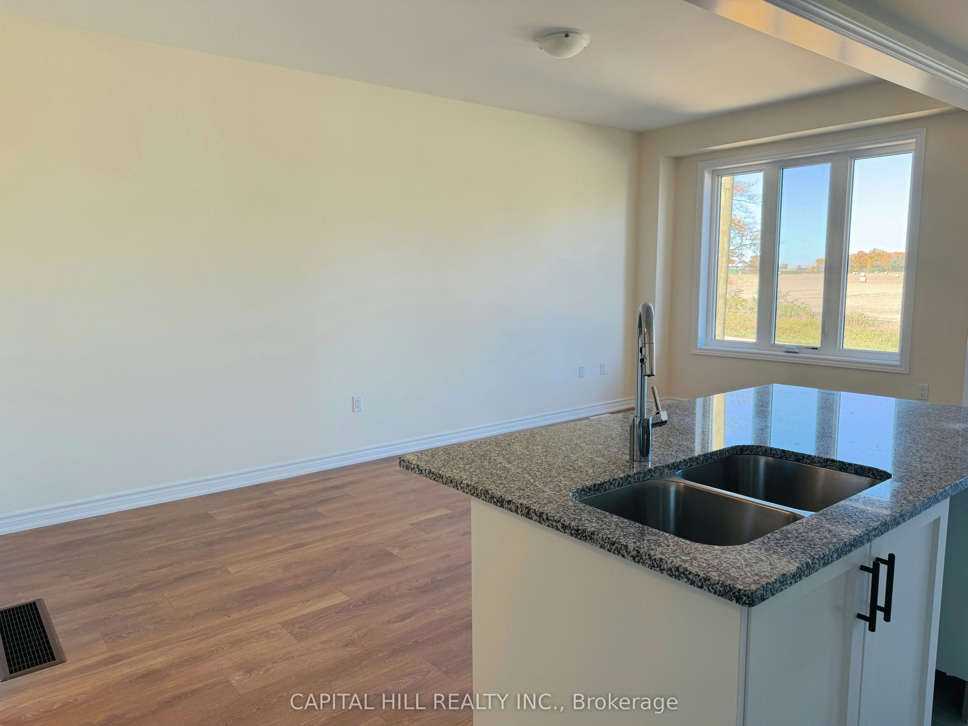 1104 Periwinkle Crescent, Woodstock, ON, N4T 0R5 - 6