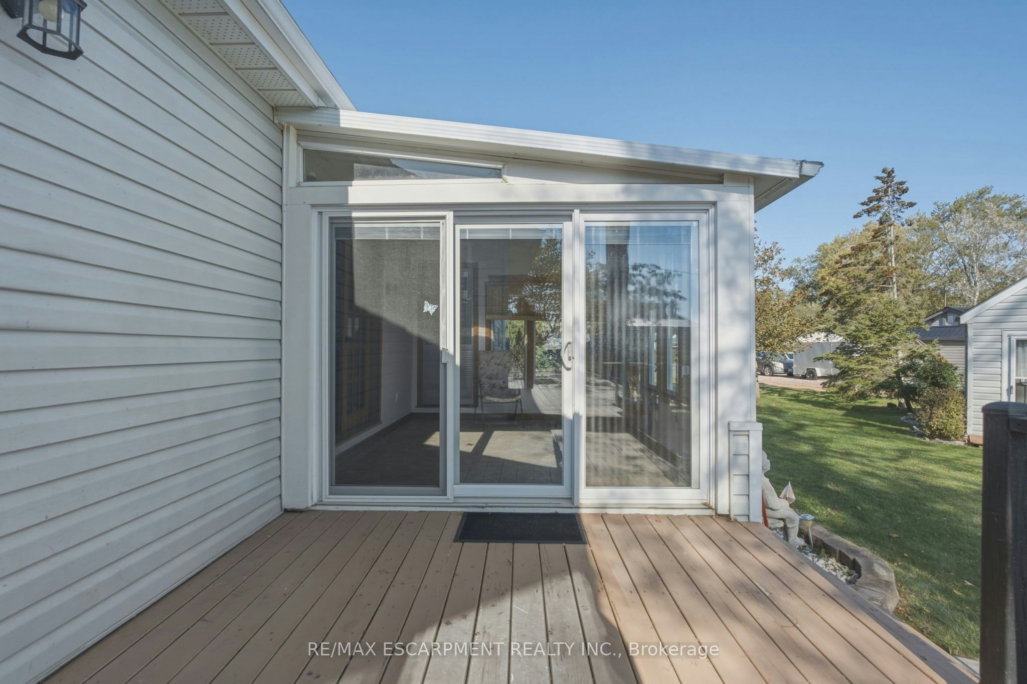1022 Lakeshore Road - 5