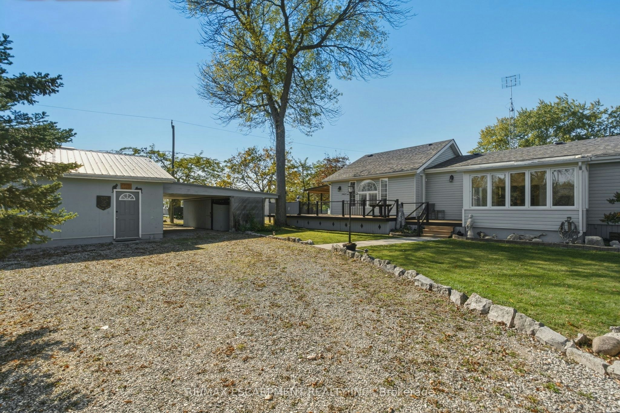 1022 Lakeshore Road - 3