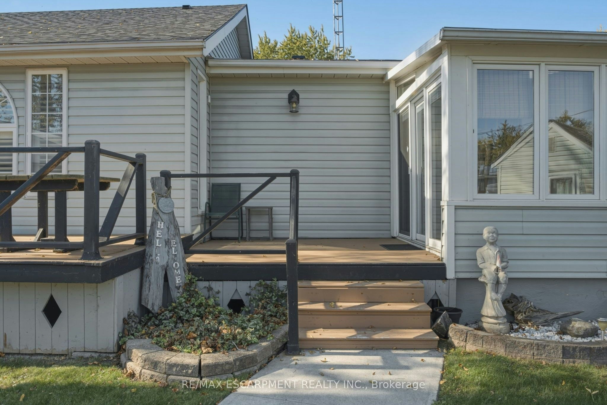 1022 Lakeshore Road - 4