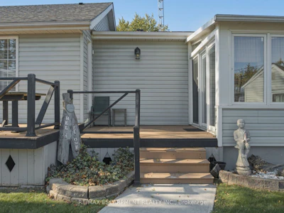 1022 Lakeshore Road - 4