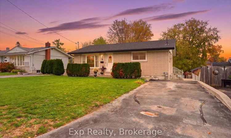 5 Kidd Avenue