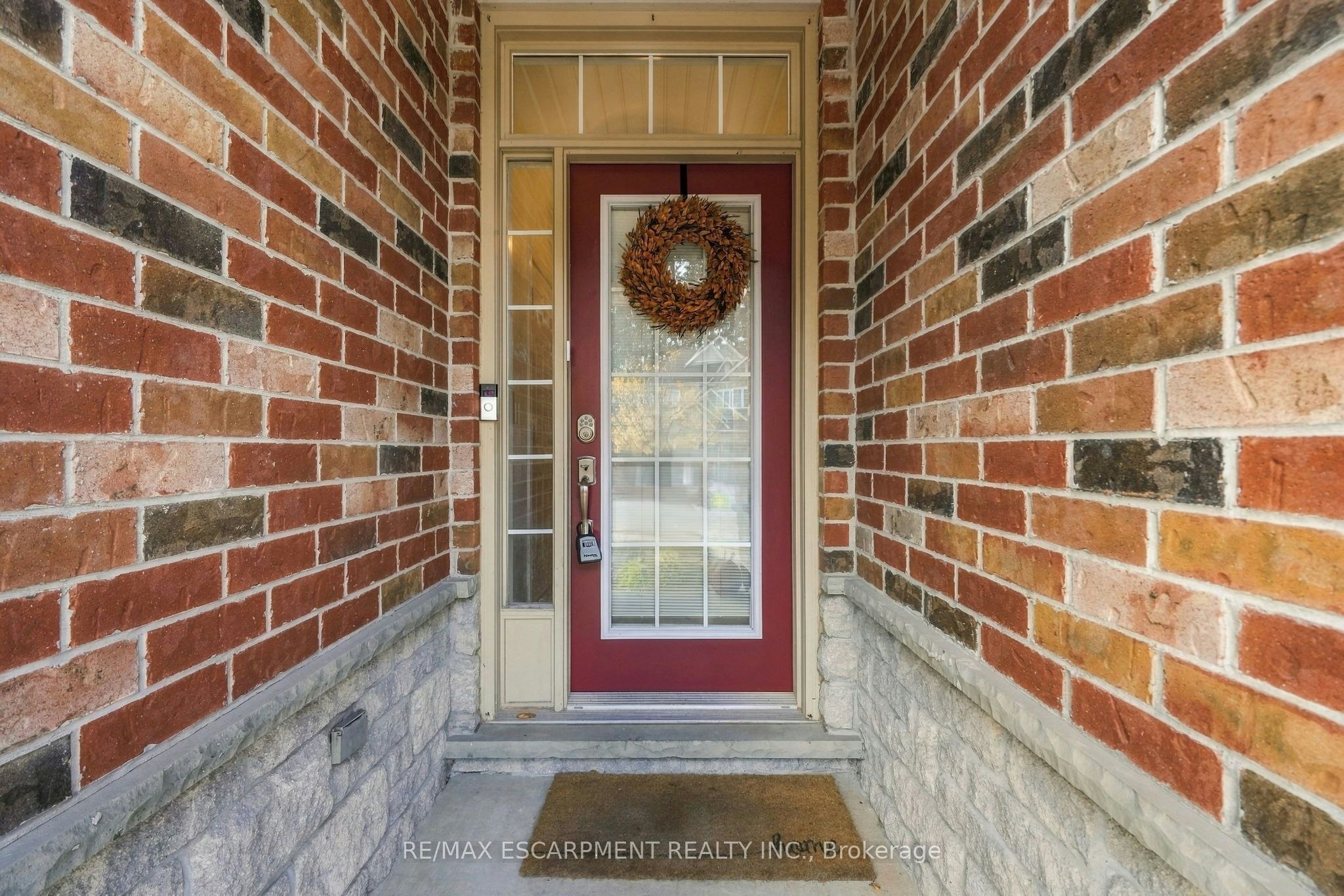 8 Goldenview Court - 2