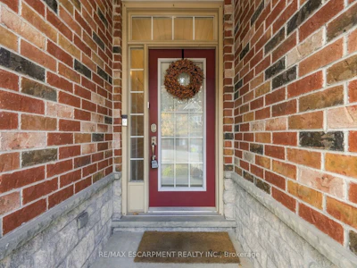 8 Goldenview Court - 2