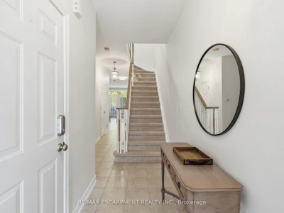 8 Goldenview Court - 4
