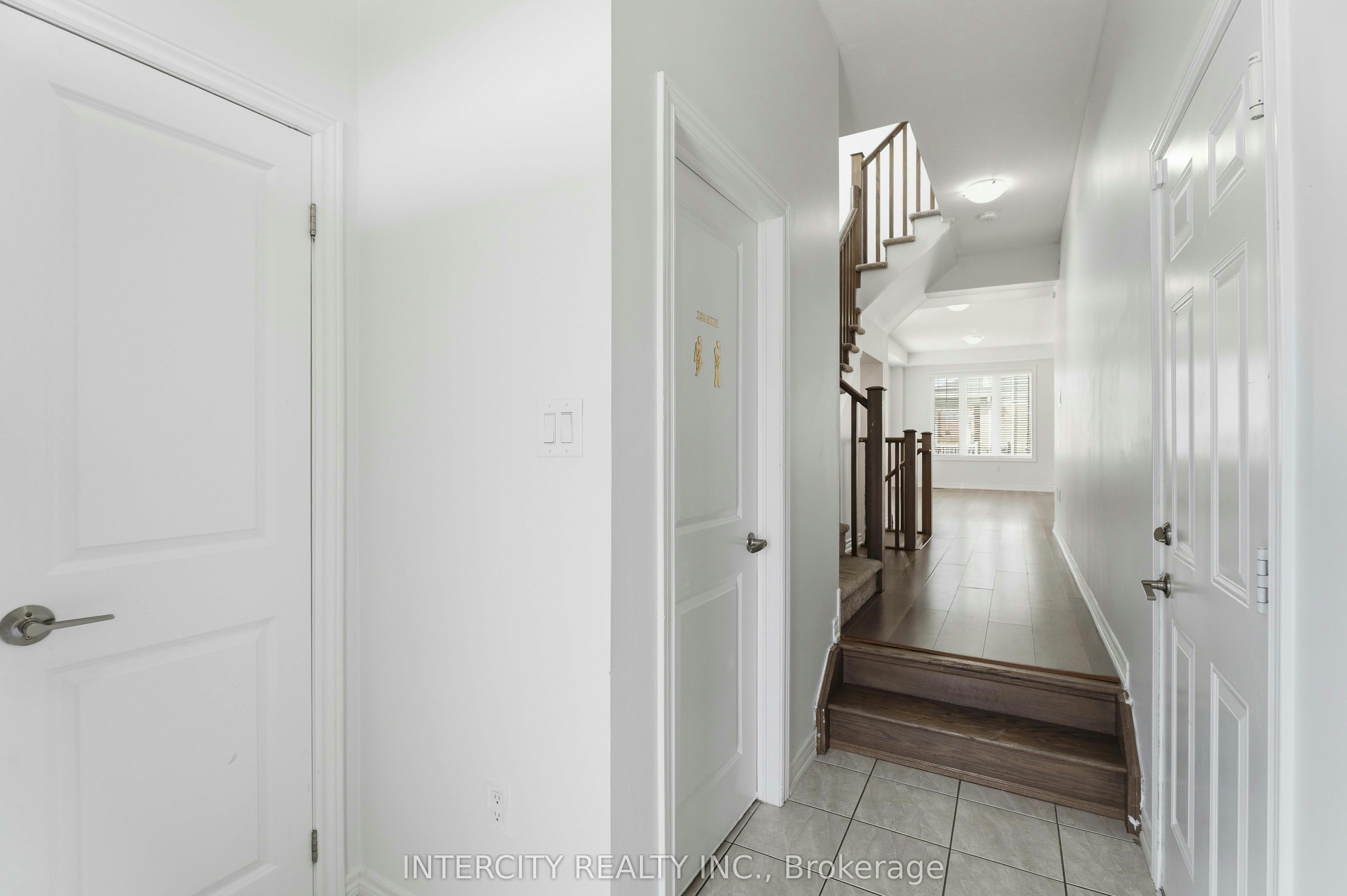 1 Pelican Lane, Hamilton, ON, L8K 0A4 - 5