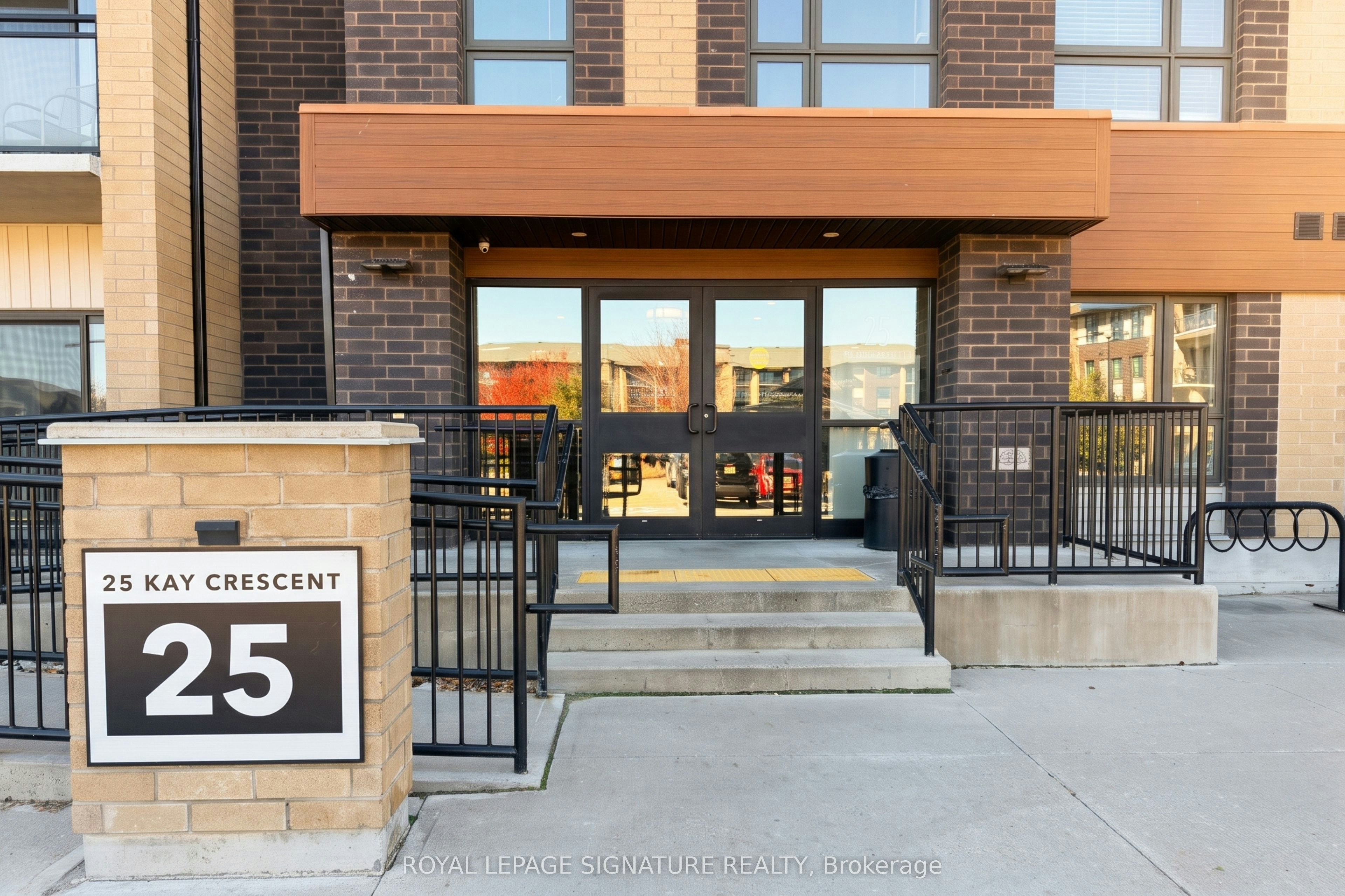 304-25 Kay Crescent, Guelph, ON, N1L 1H1 - 2