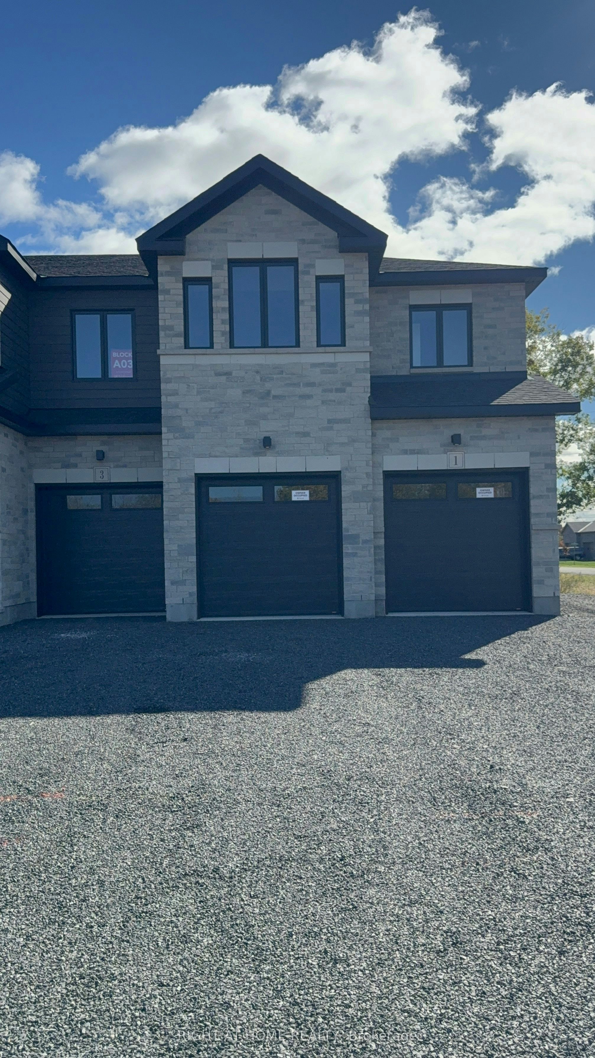 1 Fisher Avenue W, Leeds and the Thousand Islands, ON, K0E 1K0 - 2