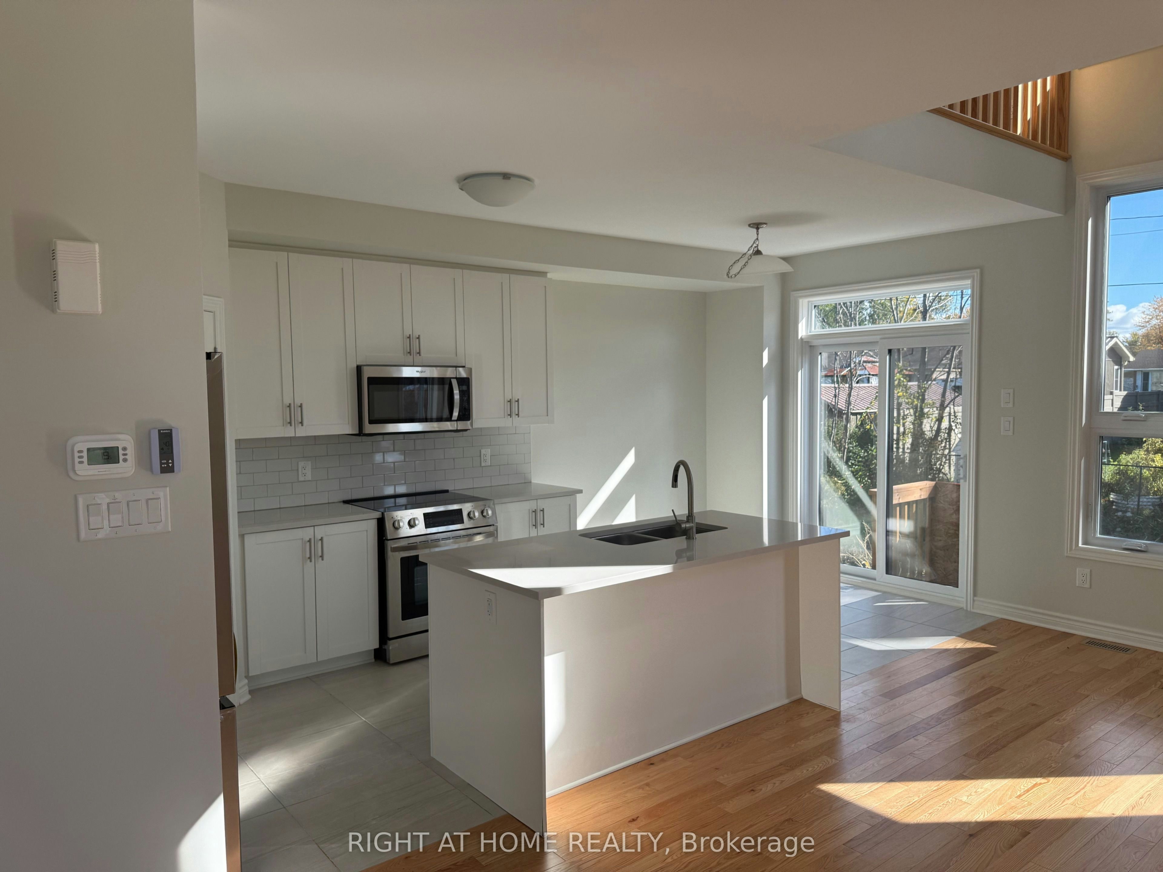 1 Fisher Avenue W, Leeds and the Thousand Islands, ON, K0E 1K0 - 4