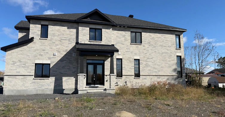 1 Fisher Avenue W, Leeds and the Thousand Islands, ON, K0E 1K0