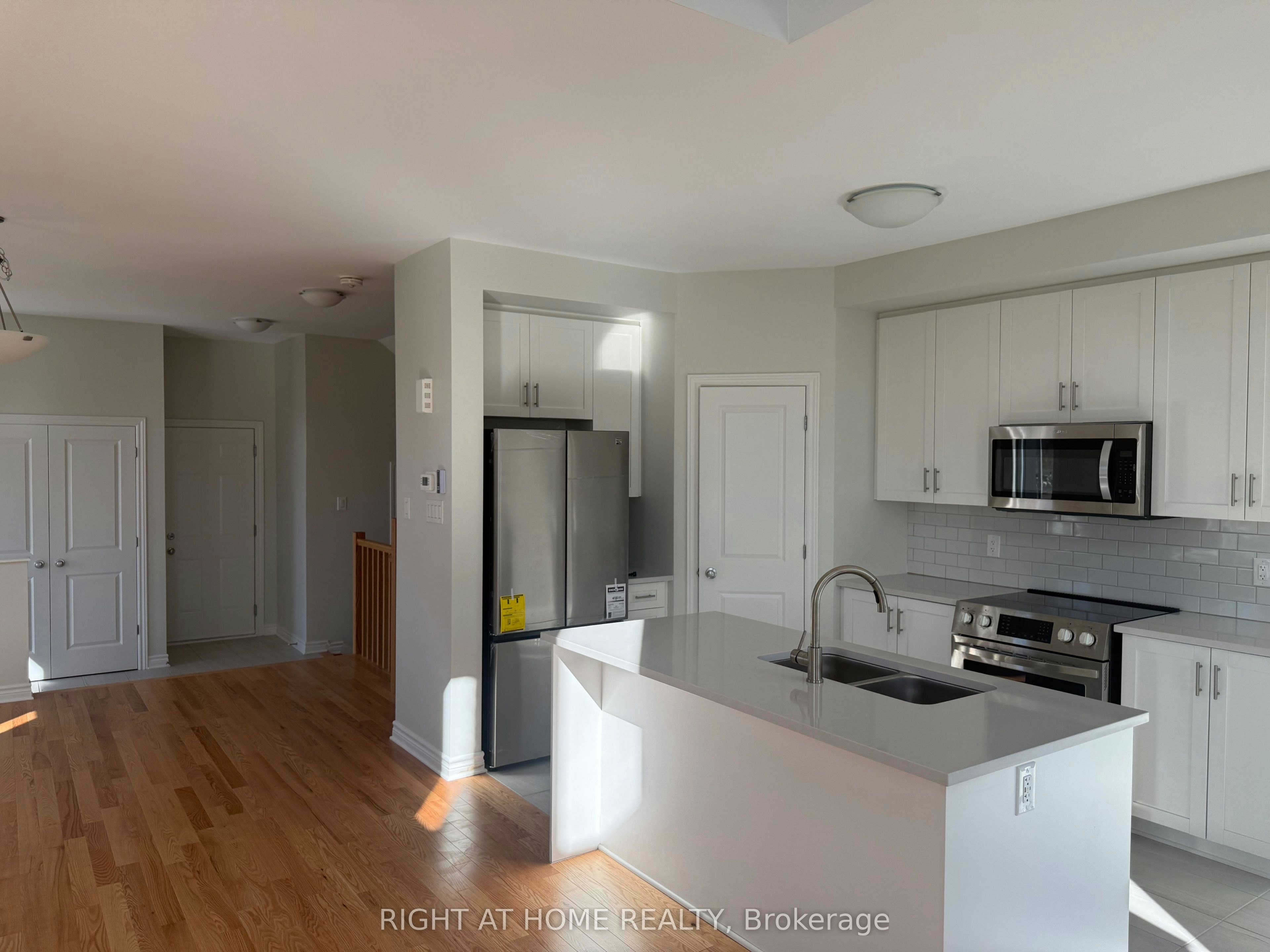 1 Fisher Avenue W, Leeds and the Thousand Islands, ON, K0E 1K0 - 3