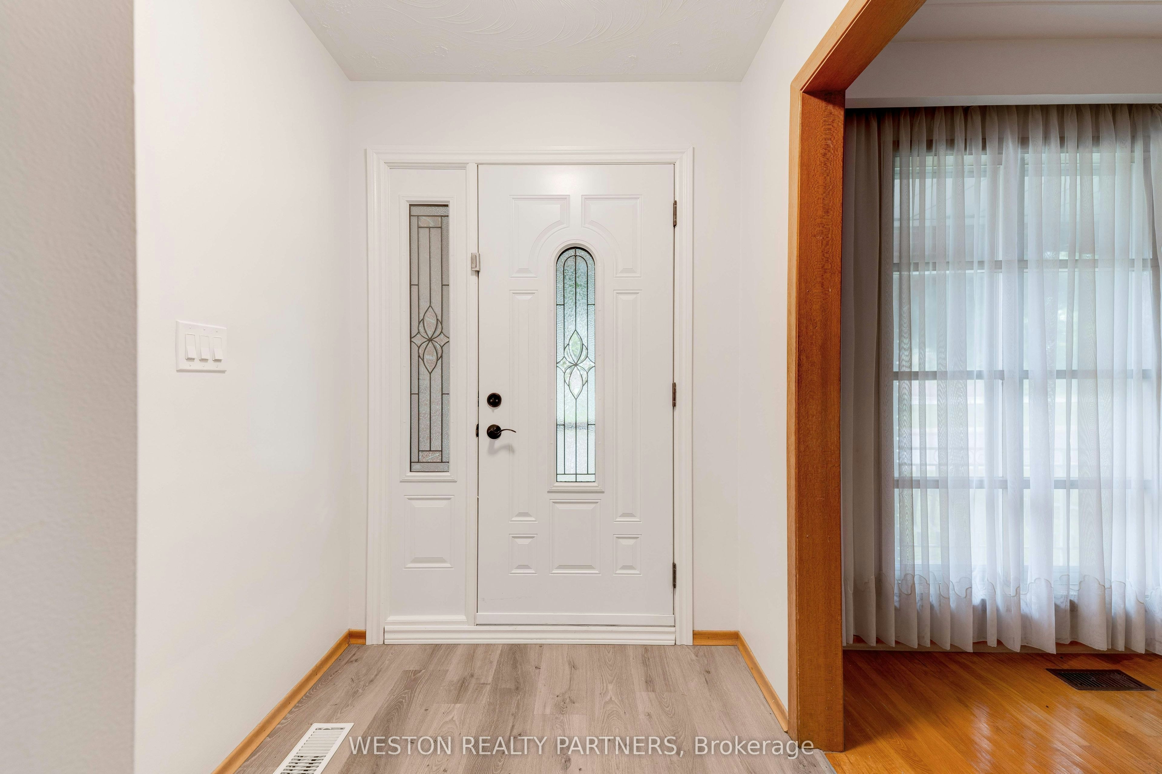 174 San Remo Drive, Hamilton, ON, L9C 5T9 - 4