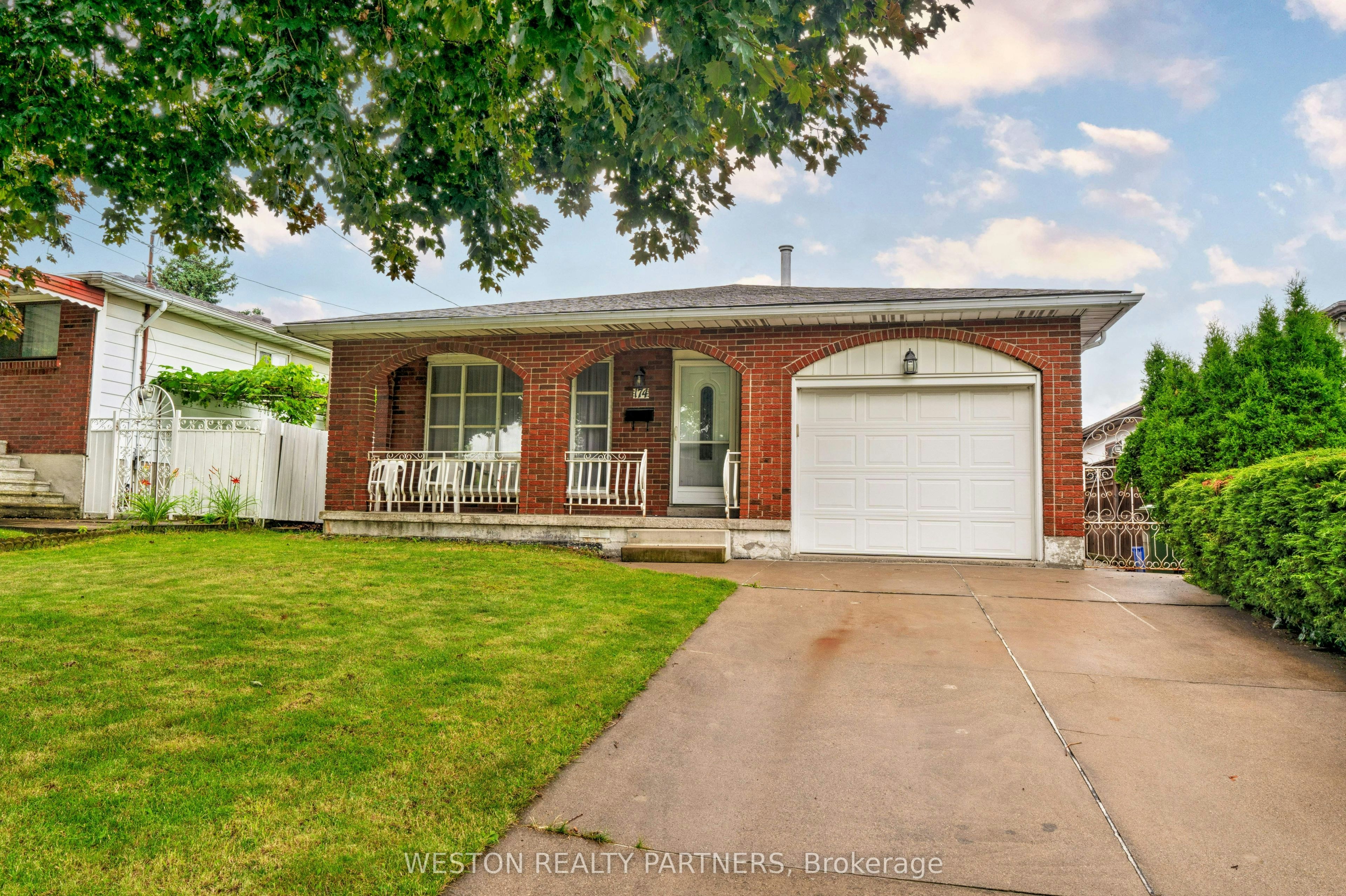 174 San Remo Drive, Hamilton, ON, L9C 5T9