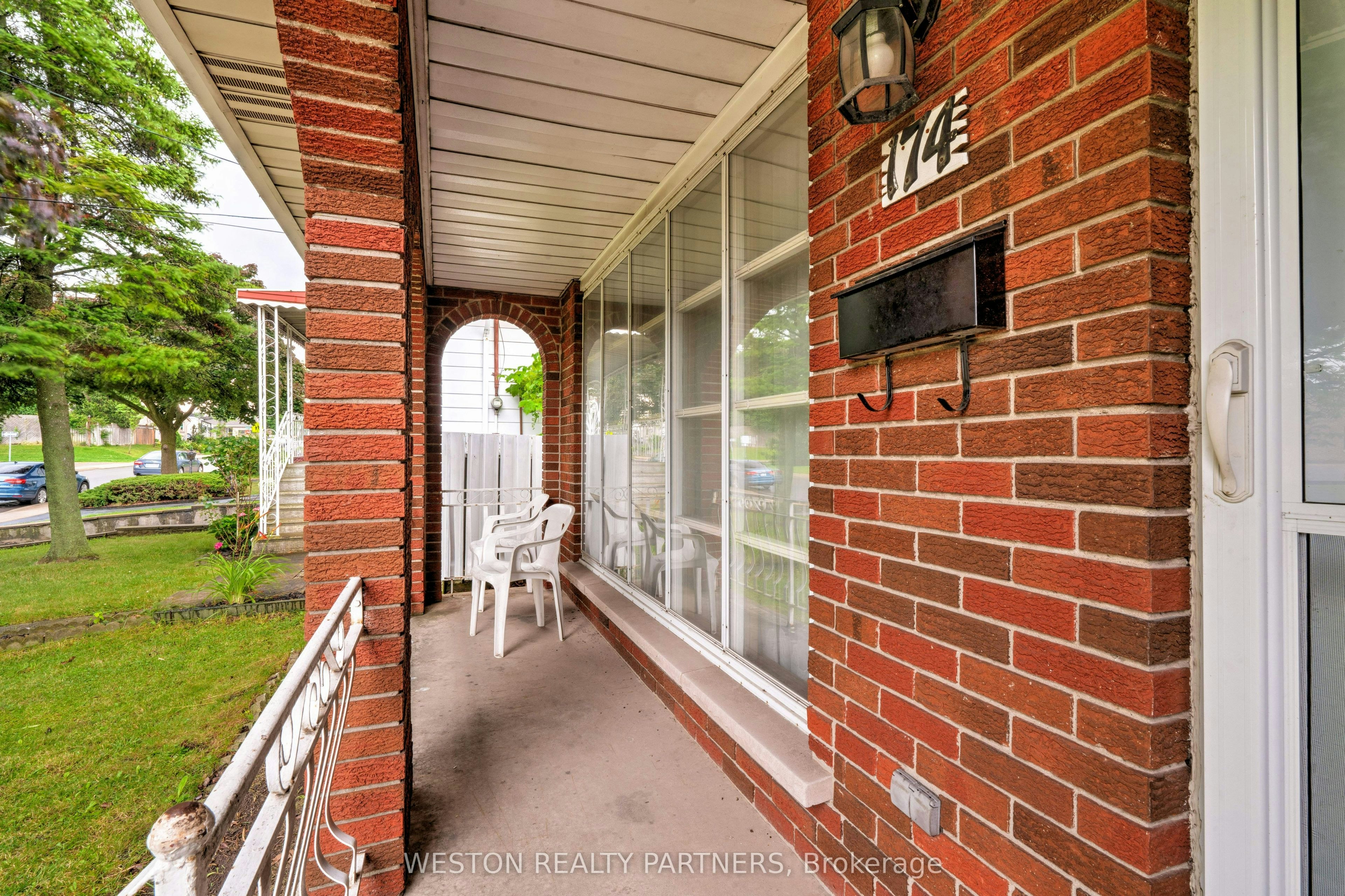 174 San Remo Drive, Hamilton, ON, L9C 5T9 - 3