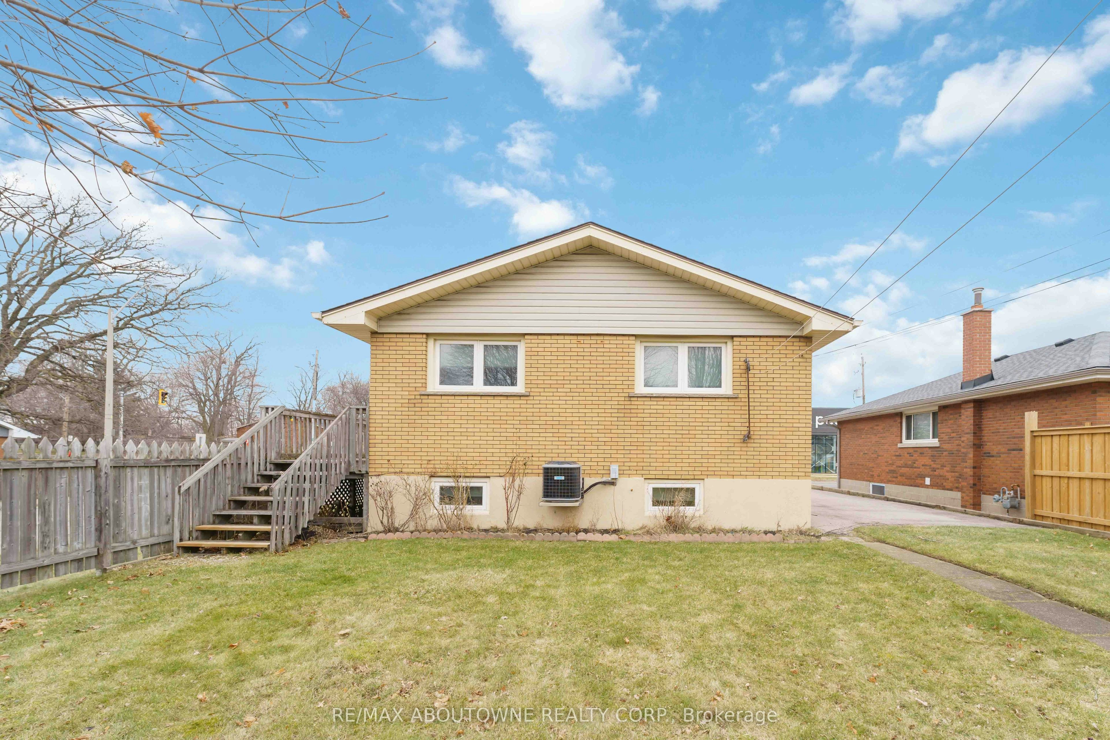 Main-517 Mohawk Road W, Hamilton, ON, L9C 1X3 - 24