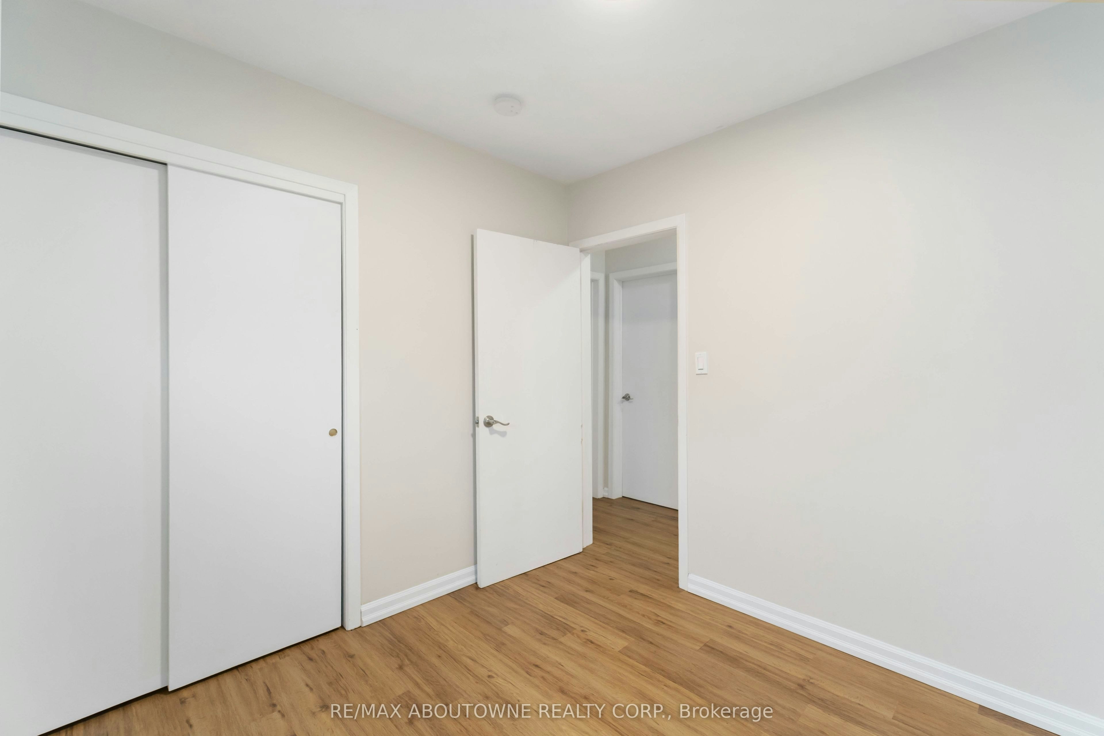 Main-517 Mohawk Road W, Hamilton, ON, L9C 1X3 - 19