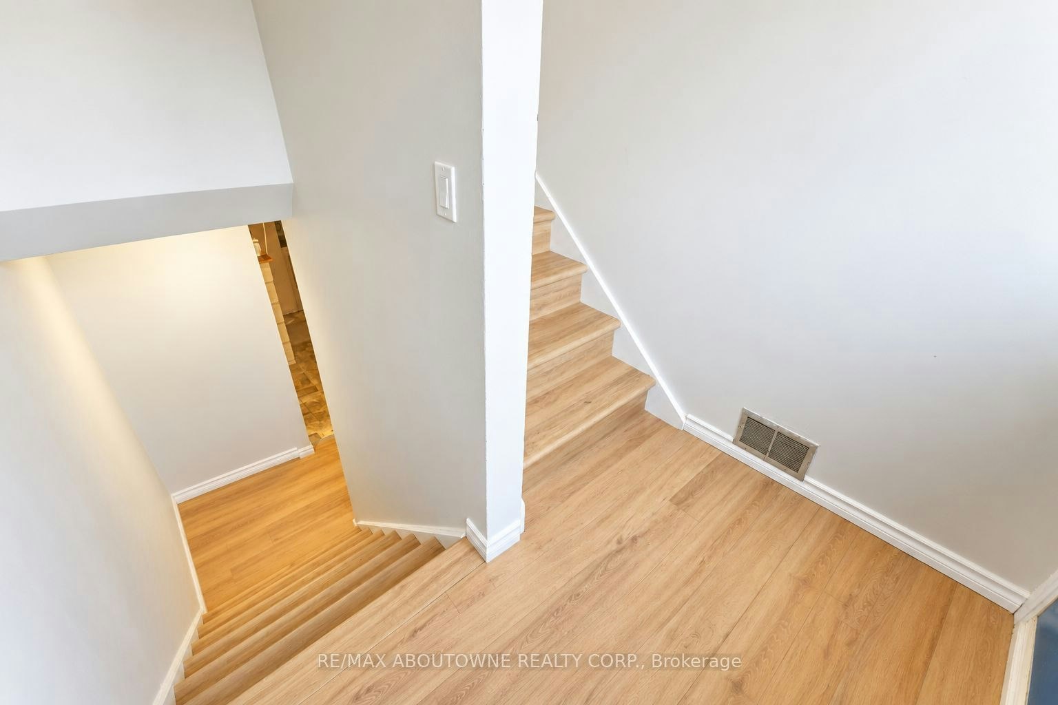 Main-517 Mohawk Road W, Hamilton, ON, L9C 1X3 - 21